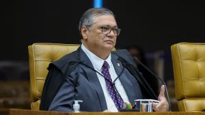 A fracassada tentativa de “maurocidizar” Karina Gama