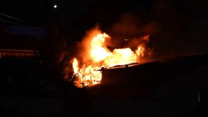 Casa distrutta dalle fiamme in via Tribel a Trieste: fotovoltaico o balcone, ecco le ipotesi sull’origine del rogo