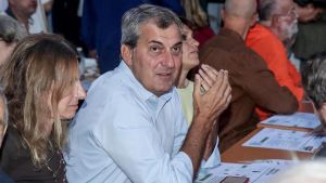 Calabresi alla festa del Pd: “Elezioni? Non c’è fretta...”. Ticket con Buscemi o Pelucchi