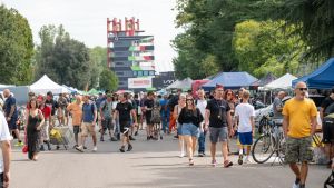 Crame, che spettacolo. Un giro in autodromo tra cimeli e motori: “Tantissimi i giovani”