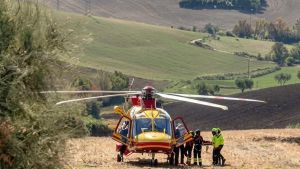 Schianto in scooter: ventenne soccorso in eliambulanza