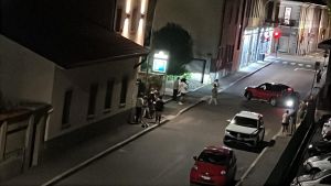 Legnano, allarme bomba al discount In's: chiusa piazza del Popolo per controlli
