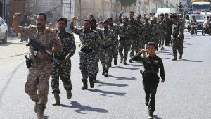 Houthi, petrolio sotto scacco. I ribelli filo-Iran avanzano in Yemen. “Lo Stretto di Bab el Mandeb è nostro” /