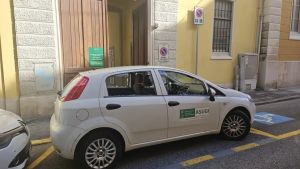 Ancora un atto vandalico contro il Csm a Trieste: in frantumi i finestrini di due auto