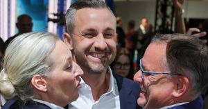 Tjedan dana nakon pobjede AfD-a milijuni izlaze na birališta: Službe upale u podružnicu krajnje desnice, četvorici zabranili izbore