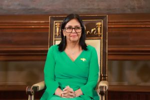 Usurpación de funciones y abuso de poder