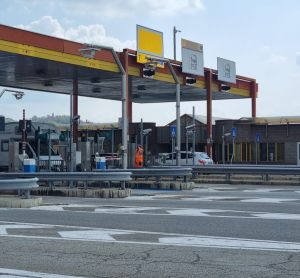 Casello di Ivrea in tilt, addetti in campo e traffico rallentato