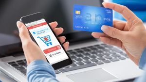 Πόσα ξοδεύουν online οι Έλληνες σε σούπερ μάρκετ και delivery