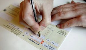 Hebben we in plaats van een Tikkie nog postgiro-enveloppen in de la liggen?