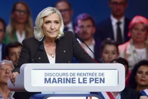 Présidentielle 2027 : pour sa rentrée, Marine Le Pen propose de bétonner et expulser pour plus de logements