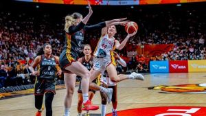 La asturiana Iyana Martín lleva a España a colgarse un bronce que sabe a oro