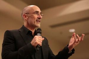 Happiness researcher reveals the ‘enduring’ secret to being happy in the second half of life