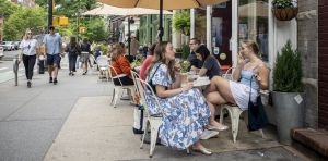 ‘Sobremesa’, ‘flâner’ o ‘saudade’: la traducción no intercambia palabras sino que explica culturas