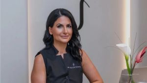 Η σύζυγος του Κωστή Χατζηδάκη για Μαζωνάκη και «LifeStyle Medicine»: Με χυδαίο τσουβάλιασμα θέλουν να μας πλήξουν
