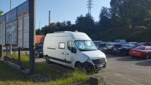 La hoja de ruta de Langreo para tratar de ganar zonas de estacionamiento: el gobierno local descarta implantar la zonal azul, pero se abre a 