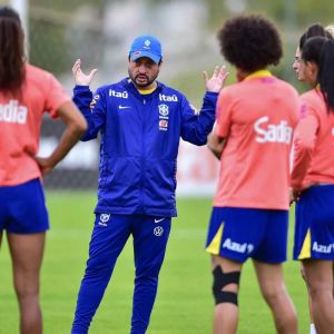 O futebol feminino precisa de apoio popular