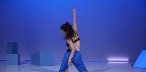 Rinse: Amrita Hepi’s show about beginnings is a mid‑career masterpiece