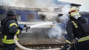 Poolse premier Donald Tusk verwijt Rusland escalatie na aanval op trein naar Polen