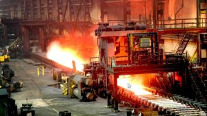 La gran industria alerta del riesgo de parón en las fábricas si la energía sigue encareciéndose