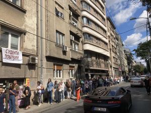 Sitne i krupne pakosti: „Alšksndar Vučić“ protiv gerile