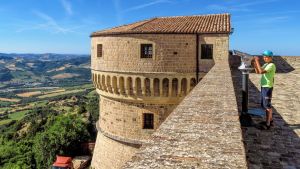 La rocca delle fiabe torna a splendere: “Ma San Leo è fragile, va protetta”