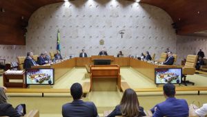 Oito votos e um destino