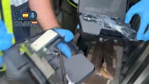 Armes a Figueres, soldats russos a l'Escala i guions per a sèries