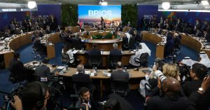 BRICS ya pesa; ahora tiene que decidir qué quiere ser