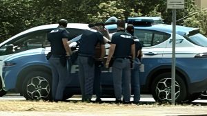 Varese, non si ferma all’alt della polizia e fugge per 20 chilometri: arrestata 22enne