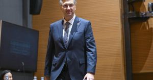 Je li lička voda premijeru i HDZ-u došla do grla?
