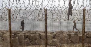 Externalitzar la frontera, generar la crisi