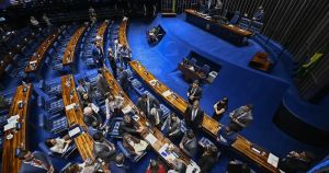Candidatos ao Senado miram a “economia da fé”
