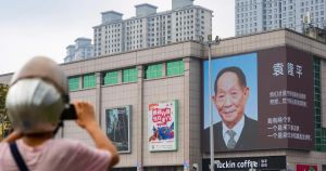 China põe cientistas em outdoors para atrair jovens à pesquisa