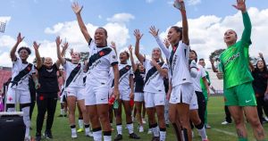 Vasco vence Itabirito na ida e decide título da A2 em São Januário