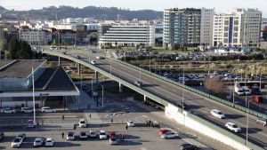 Libertad provisional para la joven acusada por apuñalar a otra junto al viaducto de Carlos Marx en Gijón