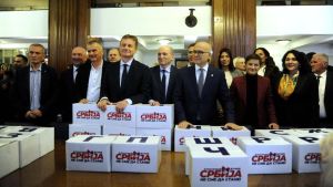 Povratak Aleksandra Vučića na listu SNS: Slepa vojnička odanost kao jedini kriterijim za listu naprednjaka