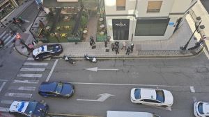 Hartazgo vecinal con un «after» del centro de Oviedo tras otra intervención de la Policía: 