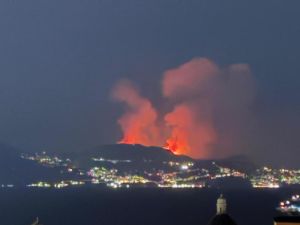 Due imponenti incendi divampati in Costiera Amalfitana