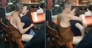 Monge budista é preso após flagra fazendo sexo com seguidora em templo