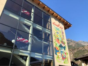 A Hône il nuovo spazio per i giovani nasce nella sala multiuso della primaria