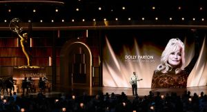 Premios Emmy 2026 rinden emotivo tributo a Dolly Parton, Catherine O’Hara y Rob Reiner