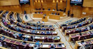 El miedo a un Senado dominado por PP y Vox acelera los contactos en la izquierda