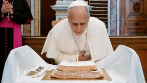 Quanto prendono di stipendio i cardinali? Il Papa archivia l’austerity, i conti del Vaticano sono migliorati