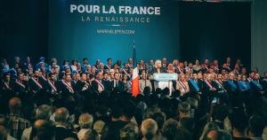 Logement social : Marine Le Pen n’aime pas la loi qui vise à créer de la mixité sociale… logique