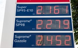 Hausse des prix du carburant : des dizaines de pêcheurs bloquent un dépôt pétrolier à Fos-sur-Mer face à l’inaction du gouvernement