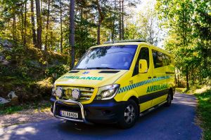 Hvem tar ansvaret for færre ambulanser?