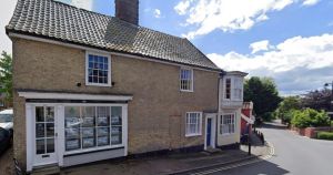Former estate agency branch hits rental market after office closure