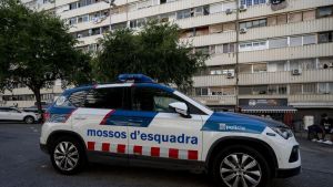 Los Mossos detienen a un profesor de Badalona por acosar sexualmente a dos adolescentes