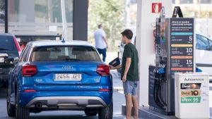 La escalada del diésel se come la rebaja fiscal del Gobierno y mantiene la presión sobre los precios
