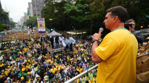 Direita se une em torno de Flávio e vantagem de Lula desaparece em pesquisa